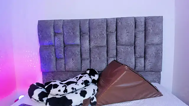 Snapshot of miah_storm chatting on November 14, 2:21 am miah storm online show from November 14, 2:21 am