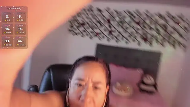 Karly Closson online show from December 2, 3:23 am