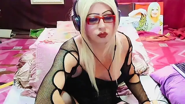 horni4luv online show from April 21, 1:42 am