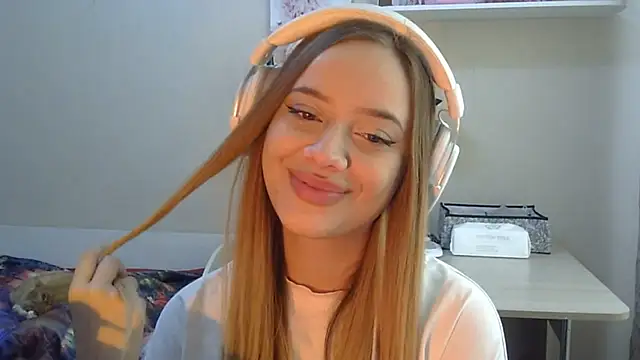 KatyPortello online show from October 21, 9:43 am