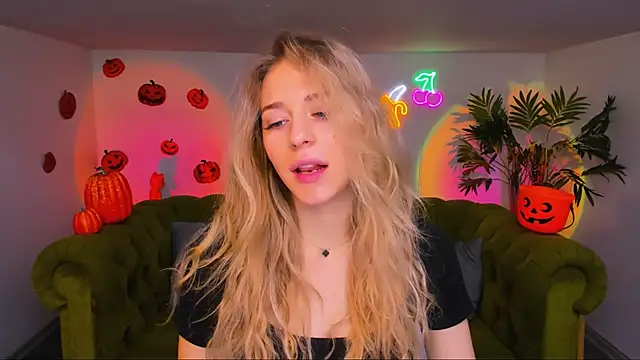 sassy cutie online show from November 5, 6:24 am