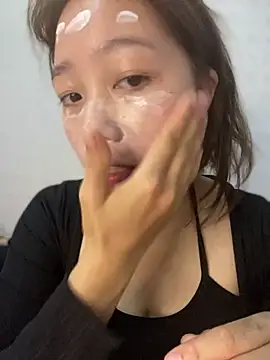 kitty-20x online show from December 20, 1:29 pm