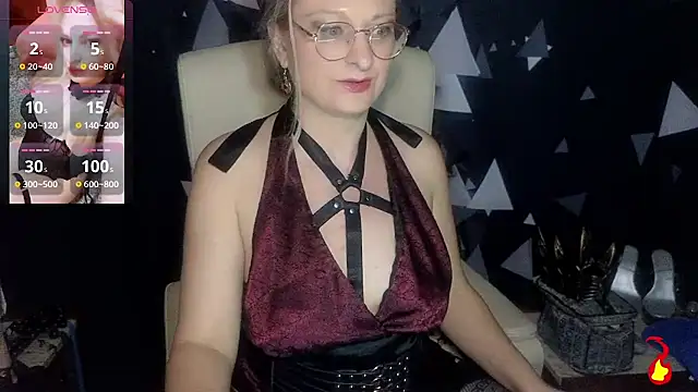 Snapshot of MonicaMis chatting on November 8, 3:23 pm MonicaMis online show from November 8, 3:23 pm