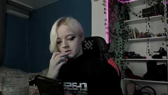 Holy Mistress S online show from November 9, 9:29 am