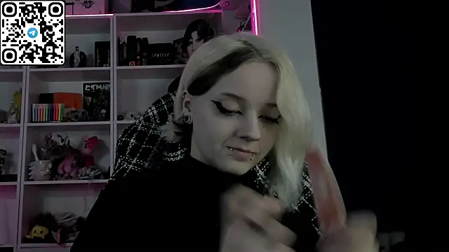 Holy Mistress S online show from April 25, 9:12 am