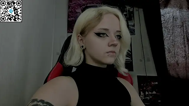 Holy Mistress S online show from July 28, 9:04 am