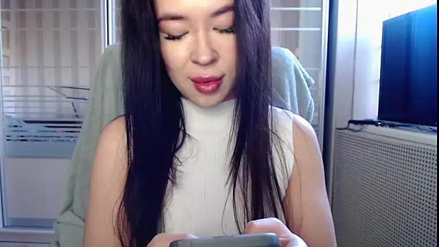 Snapshot of Laura_miss chatting on November 4, 11:09 am Laura miss online show from November 4, 11:09 am