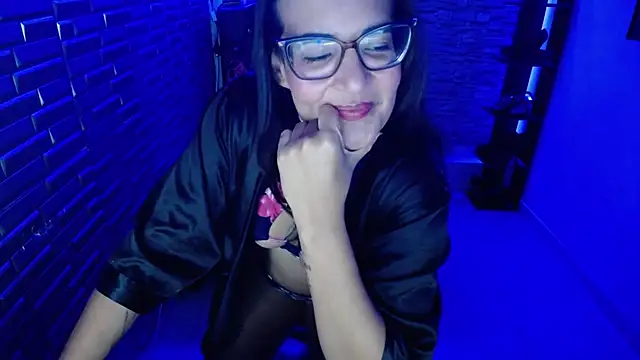 gisell soto online show from October 23, 2:44 am