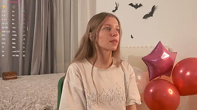 Snapshot of CharissaLeta chatting on October 27, 1:26 pm CharissaLeta online show from October 27, 1:26 pm