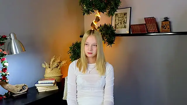 YungLyssy online show from November 2, 2:58 am