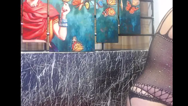 Snapshot of Debora_Cienfuegos25 chatting on December 3, 12:07 am Debora Cienfuegos25 online show from December 3, 12:07 am