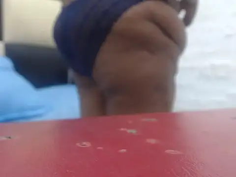 MatureMilfxxx online show from October 31, 4:24 am