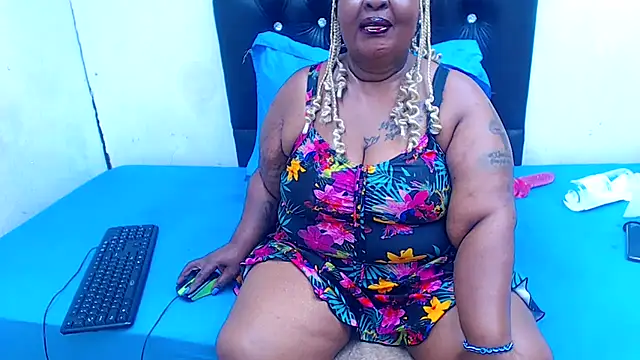 MatureMilfxxx online show from January 17, 8:23 pm