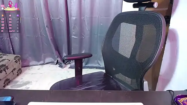 Snapshot of xNatasha chatting on October 31, 2:29 pm xNatasha online show from October 31, 2:29 pm