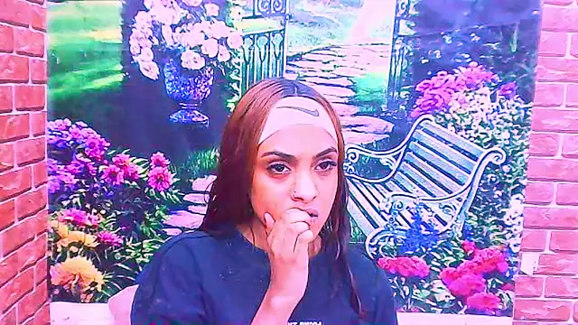 IndianPretty1 online show from November 21, 5:28 am