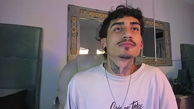 Mr Strike online show from December 19, 7:32 pm