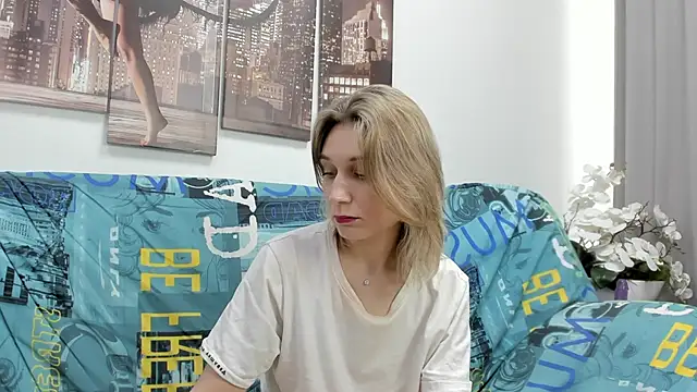 Tenderly Sophie online show from March 8, 2:04 am