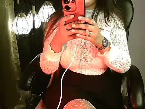 Snapshot of Lusty_365_24x7 chatting on February 7, 5:49 pm Lusty 365 24x7 online show from February 7, 5:49 pm