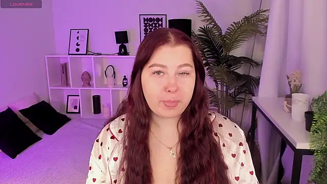 EffyBlush online show from December 3, 1:31 pm