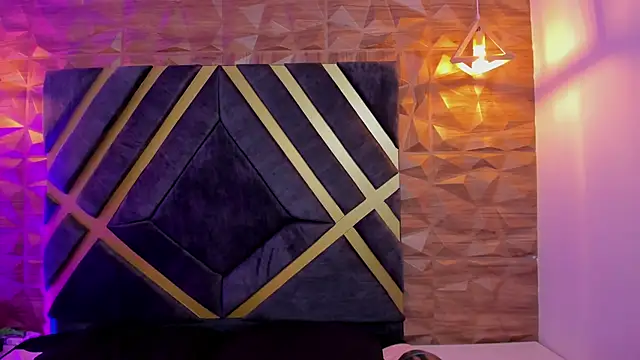 sydney miller  online show from April 20, 11:28 pm