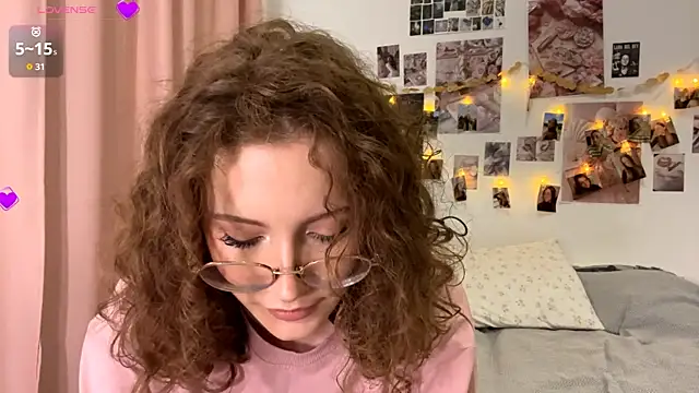 Snapshot of Kira_Sanders chatting on November 30, 5:39 pm Kira Sanders online show from November 30, 5:39 pm