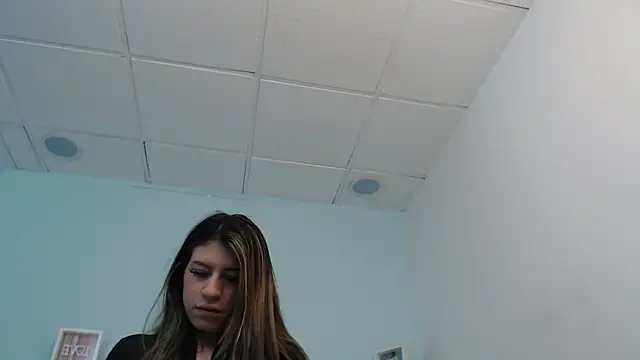 SusanWilliams  online show from February 5, 11:04 am