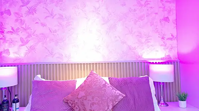 AdelineJhones online show from October 31, 1:34 pm