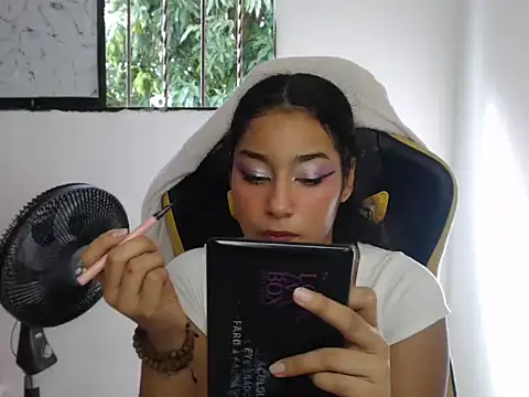 emily stars1 online show from November 24, 7:46 pm