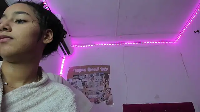 emily stars1 online show from April 1, 5:30 am