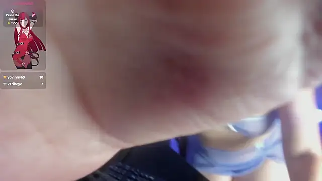 Snapshot of alicemmay chatting on October 23, 12:10 am alicemmay online show from October 23, 12:10 am