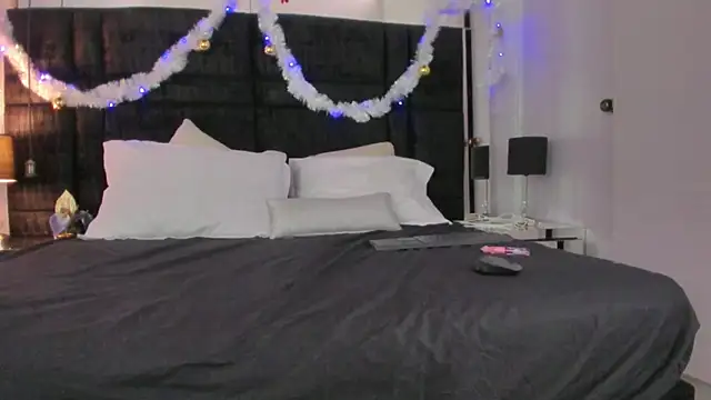 Snapshot of EmmadaSilva chatting on November 24, 6:51 pm EmmadaSilva online show from November 24, 6:51 pm