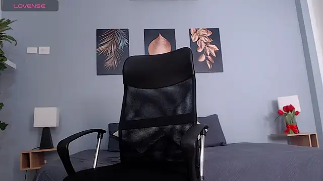 Snapshot of AngelDesire_ chatting on October 24, 8:05 pm AngelDesire  online show from October 24, 8:05 pm