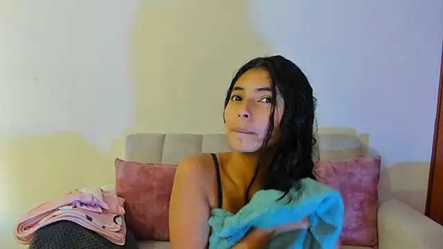 Snapshot of miadaviesx chatting on November 9, 11:41 am miadaviesx online show from November 9, 11:41 am