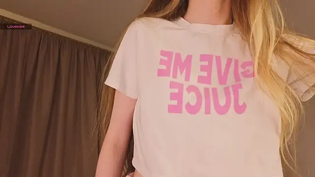 Snapshot of KissyCloud chatting on October 26, 8:09 am KissyCloud online show from October 26, 8:09 am