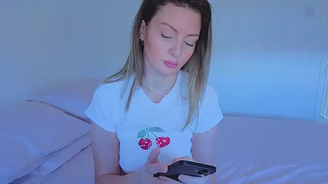 Lovelavender  online show from March 18, 10:51 am