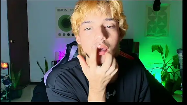 Habel  moretti online show from February 21, 7:37 pm