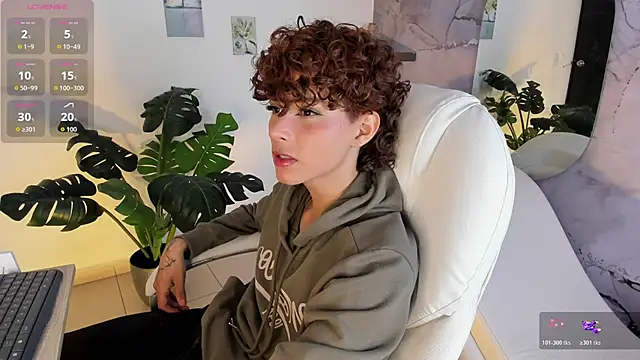 DannysaStar  online show from May 22, 4:52 am