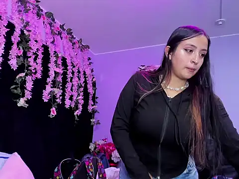 Snapshot of Gabyy_Cooper_ chatting on May 24, 3:11 am Gabyy Cooper online show from May 24, 3:11 am