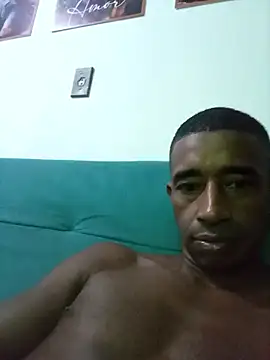Snapshot of juniordotado87 chatting on January 11, 1:43 am juniordotado87 online show from January 11, 1:43 am