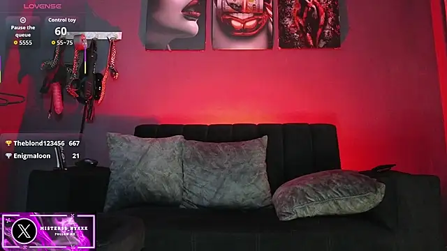 Snapshot of Misterss-Nyxxx chatting on February 18, 11:01 pm Misterss-Nyxxx online show from February 18, 11:01 pm