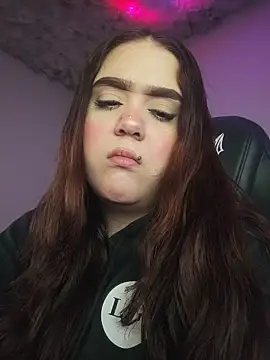 Snapshot of mirandahvelez chatting on December 4, 1:48 am mirandahvelez online show from December 4, 1:48 am