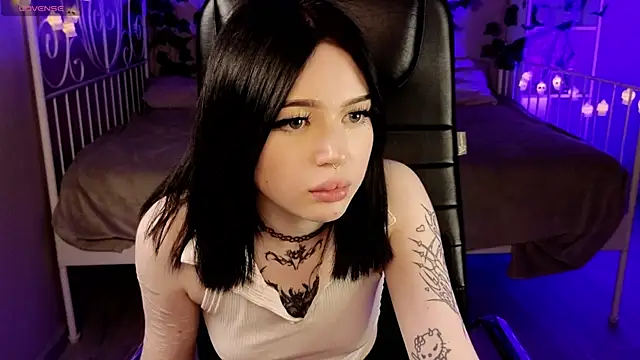 Emma Kirks online show from October 23, 12:26 pm