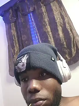 Snapshot of Suamyst_25 chatting on January 11, 9:42 pm Suamyst 25 online show from January 11, 9:42 pm