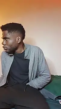 Snapshot of Suamyst_25 chatting on February 6, 1:21 am Suamyst 25 online show from February 6, 1:21 am