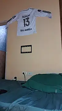 Snapshot of Suamyst_25 chatting on February 12, 5:52 pm Suamyst 25 online show from February 12, 5:52 pm