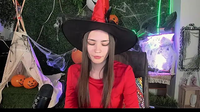 lollyrais online show from October 31, 1:45 pm