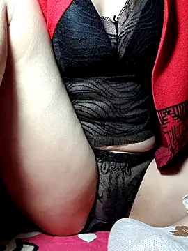 Snapshot of YennyeLa chatting on December 4, 11:13 pm YennyeLa online show from December 4, 11:13 pm