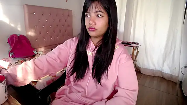 Snapshot of TaylorLight chatting on November 26, 12:39 pm TaylorLight online show from November 26, 12:39 pm