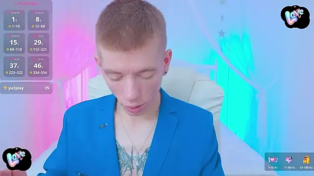 Cristian  Dior online show from February 7, 10:02 pm