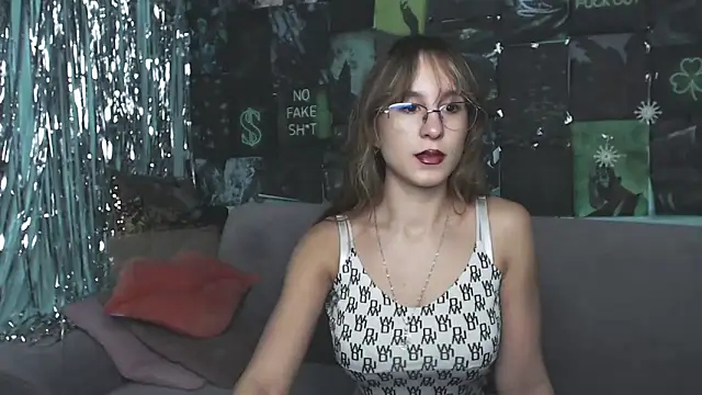 AlishaKellyi online show from November 11, 5:29 am